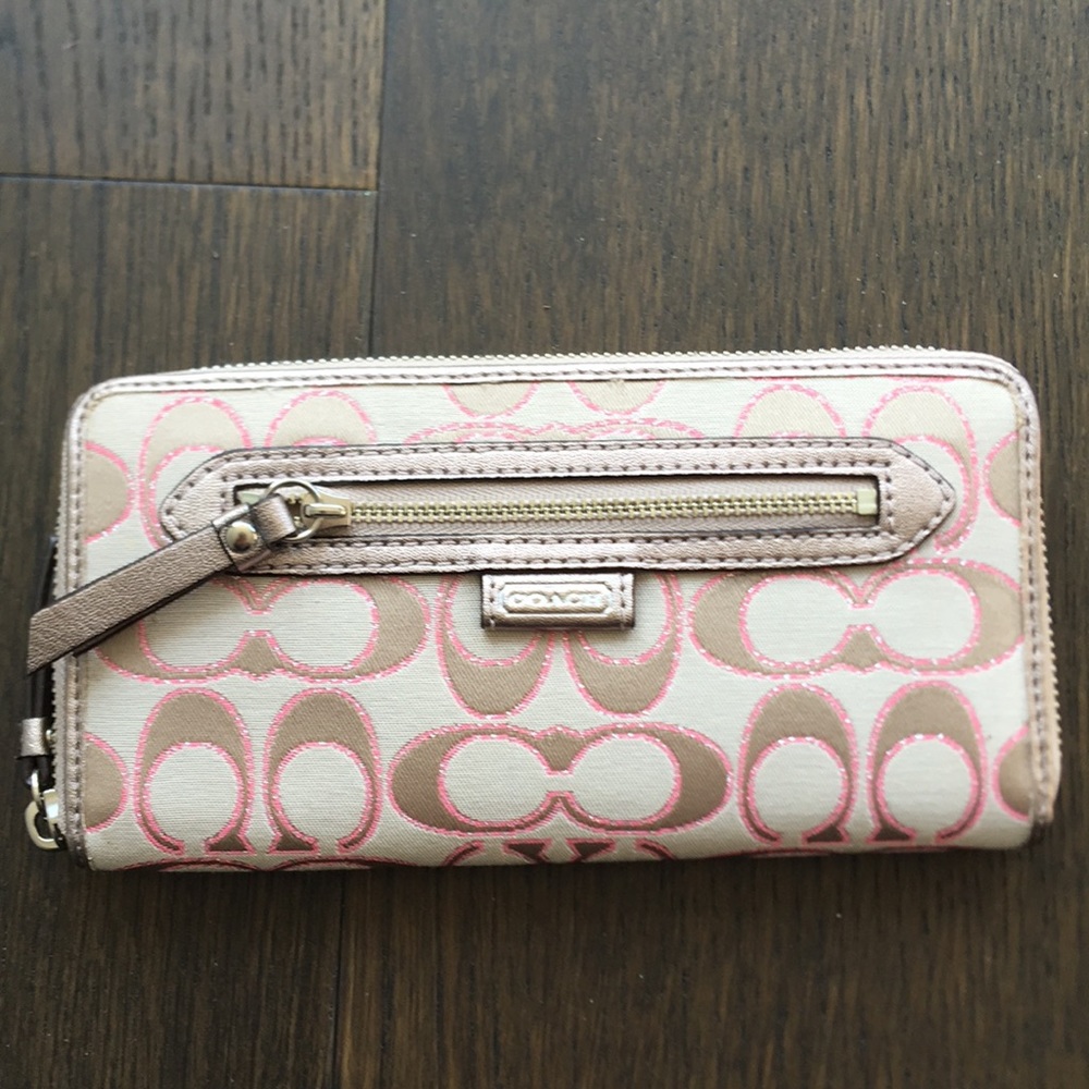Coach Signature C Design Wallet